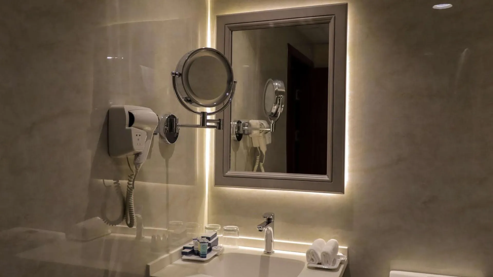 Best Western Plus Jeddah Hotel Madinah Road